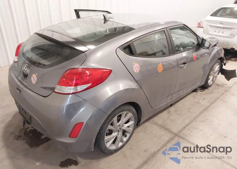 2016 Hyundai Veloster z USA, uszkodzony, nr VIN KMHTC6AD2GU268765